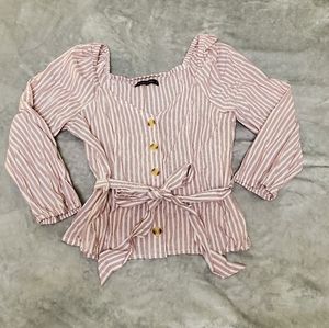 🍀A&F button-down crop top